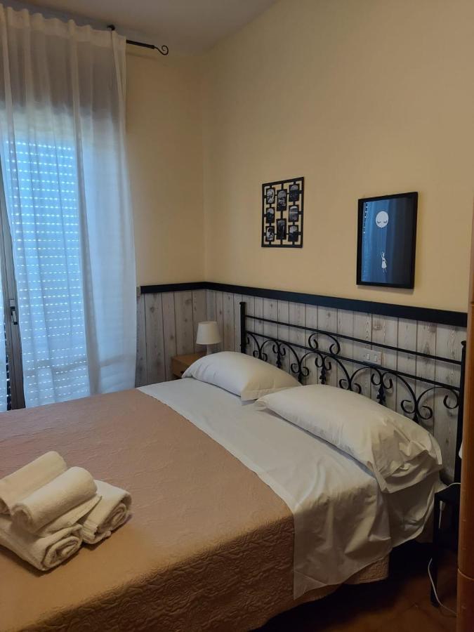 Albergo Ristorante Bar Pizzeria La Lanterna Santi Cosma e Damiano Extérieur photo