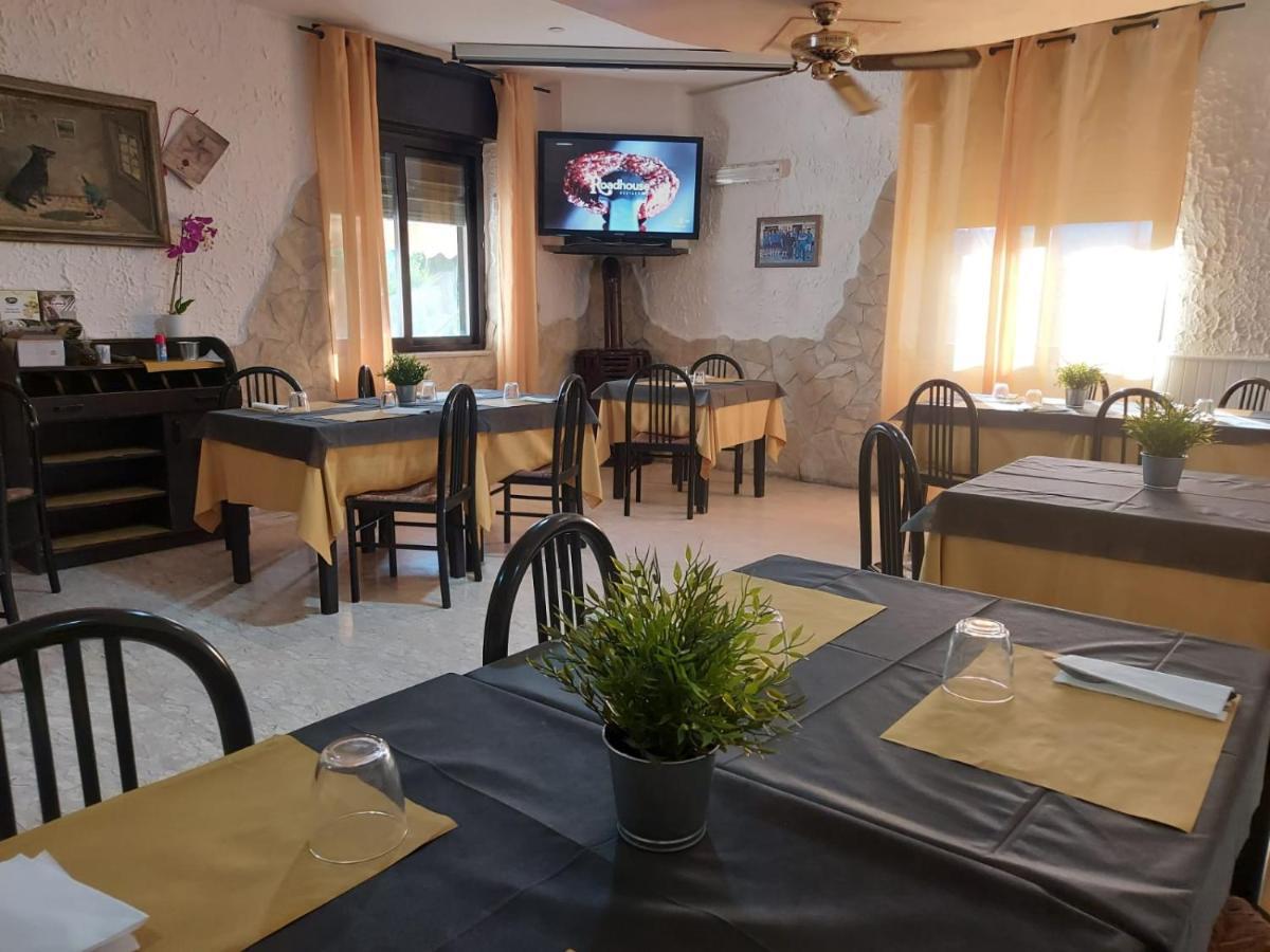 Albergo Ristorante Bar Pizzeria La Lanterna Santi Cosma e Damiano Extérieur photo